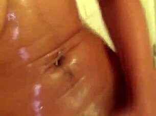 Watch this latina masturbate in the bathroom? So hot!