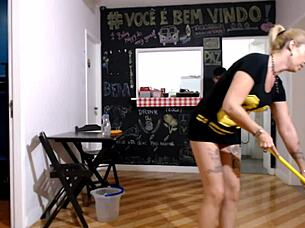 Ebony pornstar takes monster cock