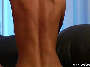 good friends turn into hot lesbians in bed 😏