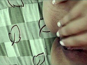 Shaved pussy sexy camgirl shows your pussy, pleasuring herself