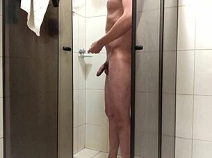 Is Ronaldo GGG teasing with his handsome shower body?