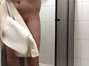 Is Ronaldo GGG teasing with his handsome shower body?