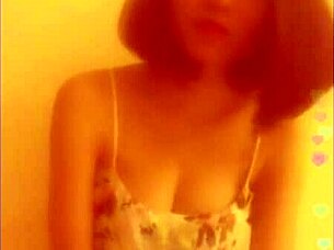 In em nhung hani show 04 asian beauty fucks on webcam with big tits