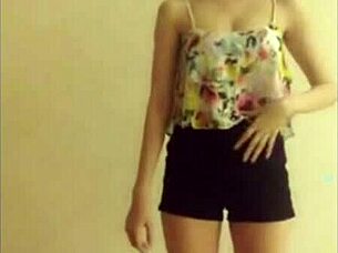 In em nhung hani show 04 asian beauty fucks on webcam with big tits