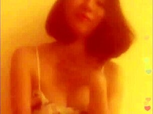 In em nhung hani show 04 asian beauty fucks on webcam with big tits