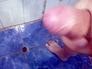 latino guy looking for mature women to masturbate with passionately 😏