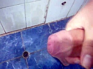 latino guy looking for mature women to masturbate with passionately 😏