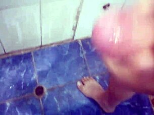 latino guy looking for mature women to masturbate with passionately 😏