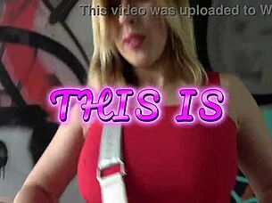 Kaira Love Stretches Hole!