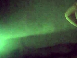 No Luz, Hablo a Mi Vecino por Miedo y Monto en Su Verga para Relajarme Rico