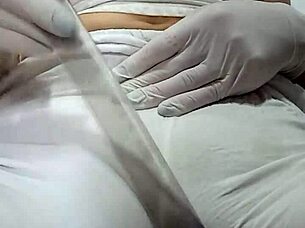 Castigo con pantalón blanco spanking pussy