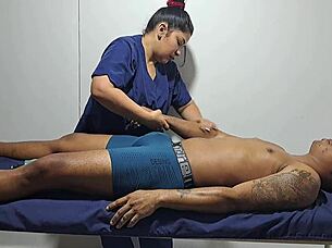 Relajante massage for sexy guy turns me on, seeing him semidesnudo part 2