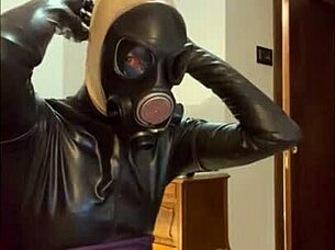 Guia para usar máscara de gás apertada para entusiastas de fetiche