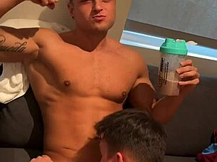 carlos puts real effort into this blowjob?