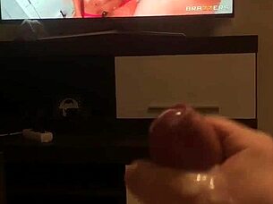 Handjob with Victoria June leading to cumshot 😏