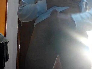 Hot Handjob on Cock! Teen 18+ Masturbates Spanish Style!