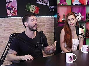 Ela já fez gangbang deu a buceta para 5 de uma só vez e sobre ser bissexual - peachvelvet