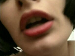 I want your wet pussy in this 3some