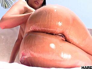 Tease gigantic latina butt before rough fucking?