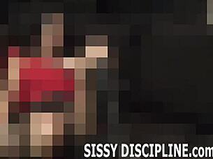 Oblekel te bom v perilo kot punco za femdom zabavo.