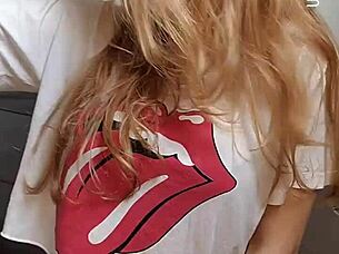 Sophi Delyon performs bold striptease