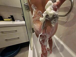 Perfect stepsister's soapy body shines in slow-motion 4K