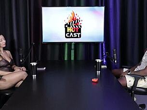 윌 마스트로 얇은 레드 입고 항문 자지 크기 물어보다 파티 쫓겨남