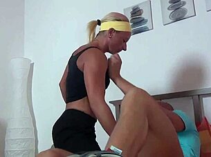 hausfrauen 20 1 2 with big tits and ass getting blowjob