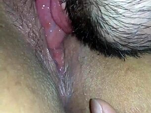 Amazing colombian paisa shows off her ass!