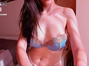 Look at that hot teen with nice boobs