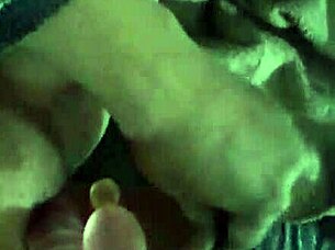 Jolie masturbates her pussy in amateur video