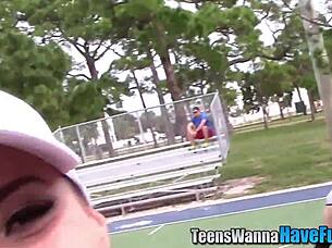 i love licking amateur lesbian cunts at the party