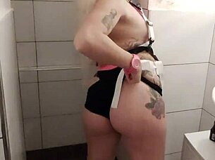 I'm playing with my toys 😏