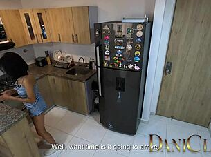 Is this great surprise for Valery Garcia working as Rappi? Deepthroat Blowjob