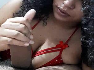 The amateur expert sucks it deliciously in this video