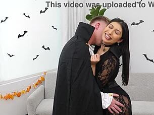 Penelope Woods Dresses As Vampire Slut For Halloween Creampie Session