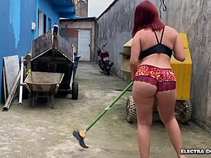 empregada gostosa de obra essa bunda é uma delícia- esse é o instagram dela electra dominica