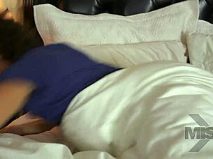 Rough Pussy Licking Leads to Creampie Orgasm