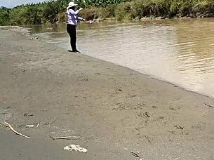 colombian fishing alone, offers deal for fish