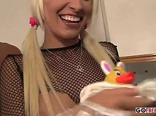 sexy maid stevie shae fucking through table?