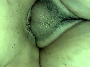 me encanta chupar leche y que me folle profundo, latina teen