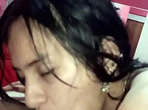 me encanta chupar leche y que me folle profundo, latina teen