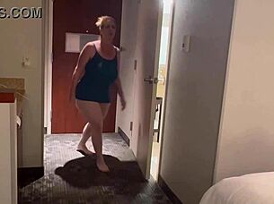 Mature milf danni jones gets a special STORE DELIVERY!