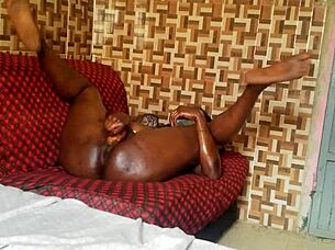 queensandypussy gets fingered to orgasm in doggy style