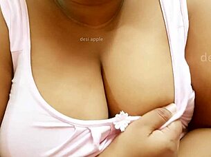 Sexy Asian Girl With Big Tits 😍