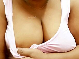 Sexy Asian Girl With Big Tits 😍