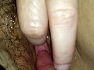 asian amateur cums from finger fucking