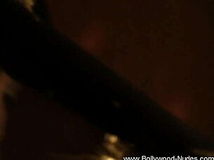 An Arousing Moves From Indian Milf Dancing