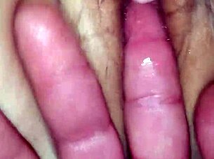 asian amateur cums from finger fucking