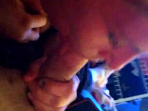 Homemade amateur video with cumshot scene